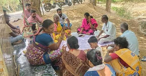 ஏனாதி கிராமத்தில் நடைபெற்ற சிறப்பு கிராம சபைக் கூட்டம்.