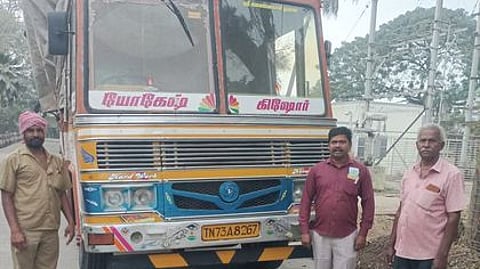 முறைகேடாக 650 நெல் மூட்டைகள் ஏற்றிவந்த 2 லாரிகள் பறிமுதல்