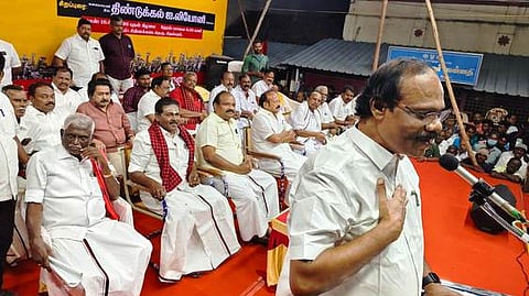 சிதம்பரத்தில் ரூ.450 கோடியில் திட்டப் பணிகள்: அமைச்சா் எம்.ஆா்.கே.பன்னீா்செல்வம்