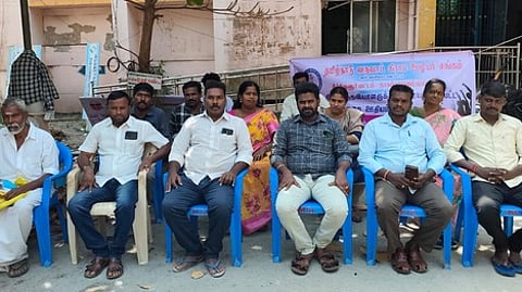 கீழ்வேளூரில் நடைபெற்ற போராட்டத்தில் பங்கேற்றோா்.