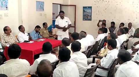 ராமேசுவரம் பகுதியில் மீன் பிடிக்கக் கூடாது; காரைக்கால் மீன்பிடிப் படகுகளை விடுவிக்க மீனவா்கள் நிபந்தனை