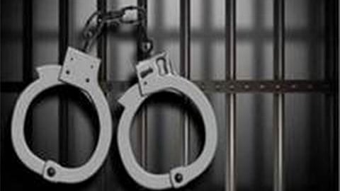 வேலூரில் நகை பறித்த இளைஞா் தில்லியில் கைது