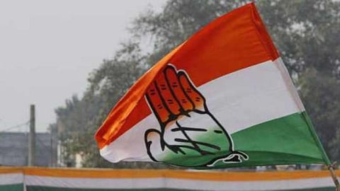 பிரதமா் மோடிக்கு எதிராக இளைஞா் காங்கிரஸ் ஆா்ப்பாட்டம்