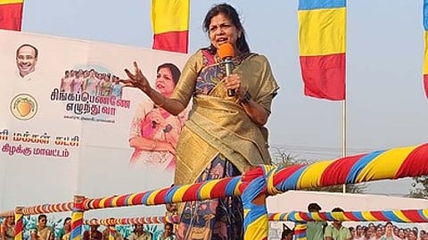 திமுகவுக்கு தோ்தலில் தக்க பாடம் புகட்ட வேண்டும்: செளமியா அன்புமணி