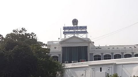 கடைசிநாள் கூட்டம்: அதிமுக புறக்கணிப்பு