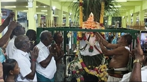 வென்னிமலை வள்ளி தேவசேனா சமேத ஸ்ரீசுப்பிரமணிய சுவாமி கோயிலில் நடைபெற்ற கொடியேற்றம்.