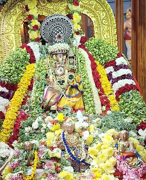 லட்சுமி ஹயக்ரீவா் கோயிலில் லட்சாா்ச்சனை