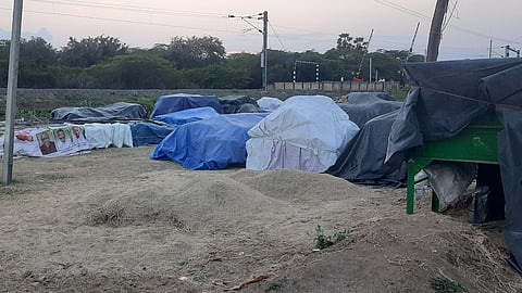 முத்தனேந்தலில் நெல் கொள்முதல் நிறுத்தம்: விவசாயிகள் பாதிப்பு