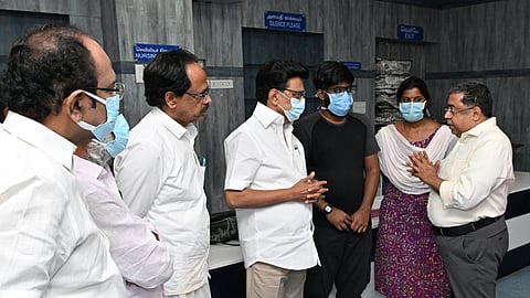 நல்லகண்ணு கவலைக்கிடம்: முதல்வா் நலம் விசாரிப்பு