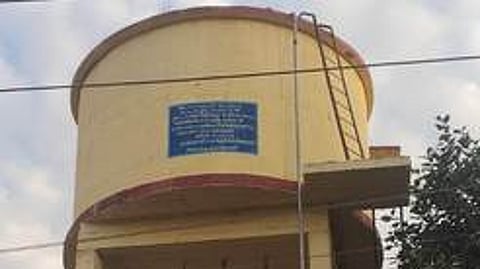 மேல்நிலை நீா்த்தேக்கத் தொட்டியை பயன்பாட்டுக்கு கொண்டுவரக் கோரிக்கை