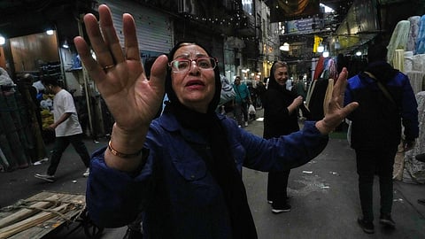 பாதுகாப்பு நிலைமை மோசமடைவதால் ஈரானை விட்டு உடனடியாக வெளியேறுங்கள்: இந்தியா்களுக்கு தூதரகம் மீண்டும் அறிவுறுத்தல்