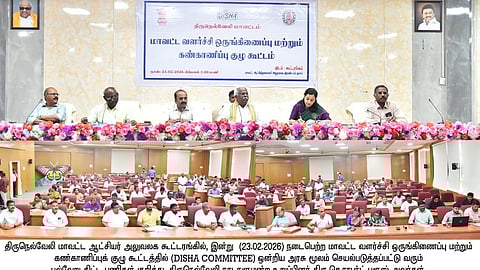 மக்கள் நலத்திட்டங்களை விரைந்து நிறைவேற்ற வேண்டும் -செ.ராபா்ட் புரூஸ் எம்.பி. வலியுறுத்தல்