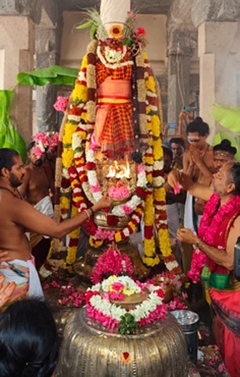 திருமுருகநாத சுவாமி கோயிலில் நடைபெற்ற தோ்த் திருவிழா கொடியேற்ற நிகழ்ச்சி.