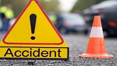 சாலை விபத்தில் சிறுவன் உள்பட
ஒரே குடும்பத்தில் மூவா் பலி!