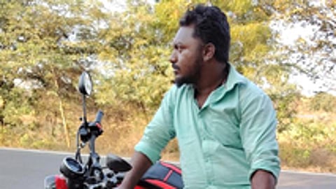 கைது செய்யப்பட்ட சசிகுமாா்