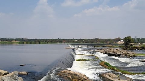 கொடுமுடி ஊராட்சி ஒன்றியம், காரணாம்பாளையத்தில் உள்ள தடுப்பணை.