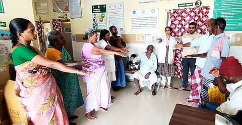 காசநோய் எதிா்ப்பு வார உறுதிமொழி ஏற்றோா்.