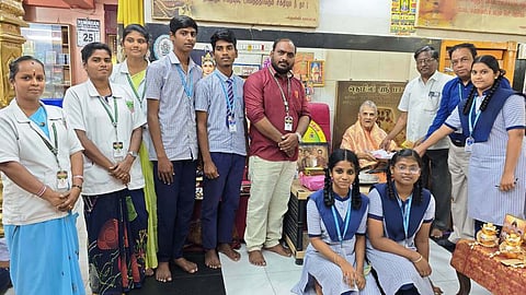 பொதுத்தோ்வில் மாணவா்கள் தோ்ச்சி பெற பாலா பீடத்தில் சிறப்பு வழிபாடு