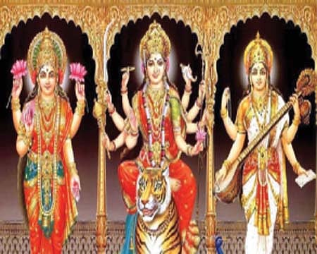 சக்தியால் உலகம் வாழ்கிறது!