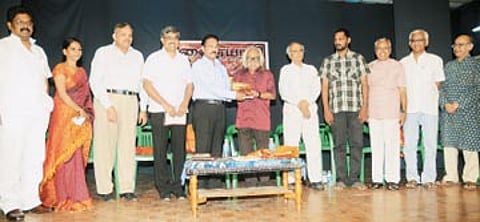 கணையாழி இதழ் மீண்டும் வந்திருப்பது மகிழ்ச்சி