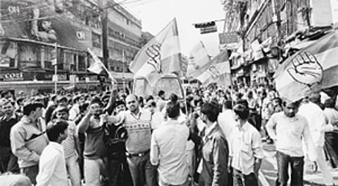 மேற்கு வங்கத்தில் சட்டம்-ஒழுங்கு: முதல்வருடன் ஆலோசிக்க ஆளுநர் முடிவு