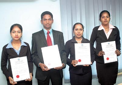 பறக்கும் பாவைகள்!