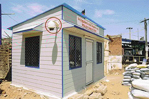 நவீன சோதனைச் சாவடி மையங்களில் "கேமரா' பொருத்துவதில் குறைபாடு