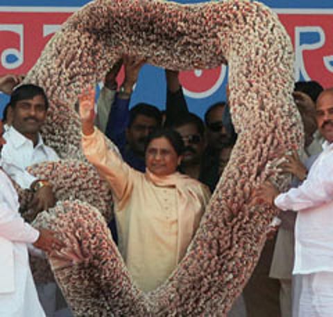 மின்னணு வாக்குப்பதிவு இயந்திரங்களில் பாஜக மோசடி: மாயாவதி குற்றச்சாட்டு