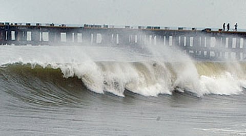 லைலா புயல்: கன மழையால் வட தமிழகம் பாதிப்பு