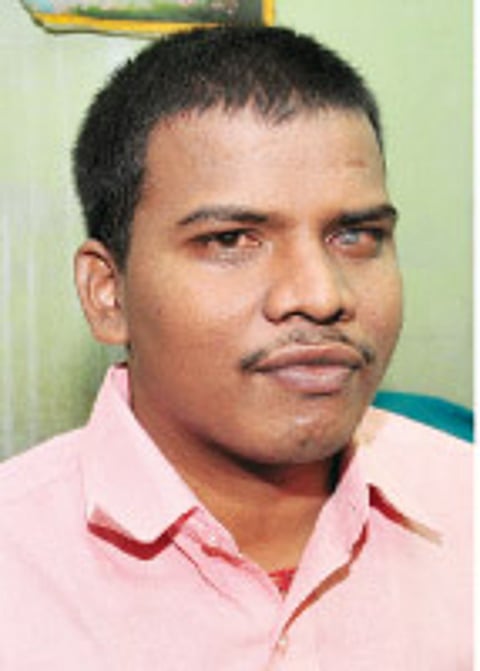 பார்வையிழந்தும் படிப்பில் ஒளிரும் மாணவர்: மேற்படிப்புக்கு உதவி கிடைக்குமா?