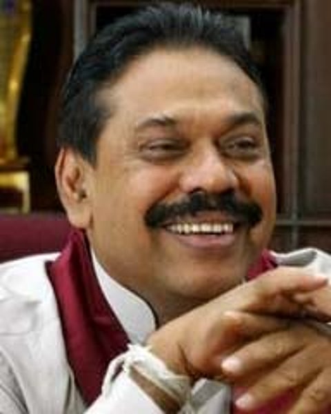 இலங்கை: பெயா் பலகைகளில் தமிழ் எழுத்துகள் அழிப்பு