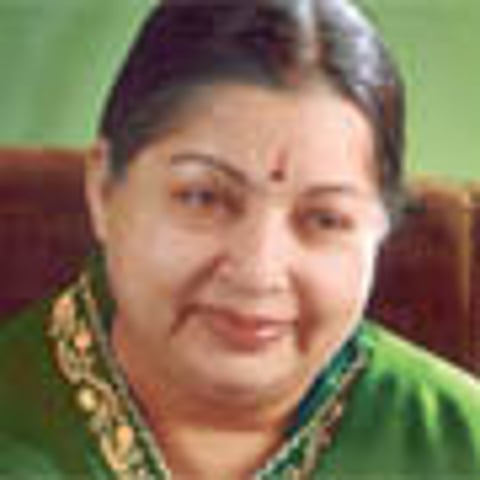 மாணவர்களின் போராட்டத்துக்கு தீர்வு காண வேண்டும்: ஜெயலலிதா வலியுறுத்தல்