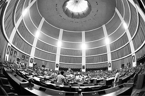 பாடதாரிகளாகும் பட்டதாரிகள்