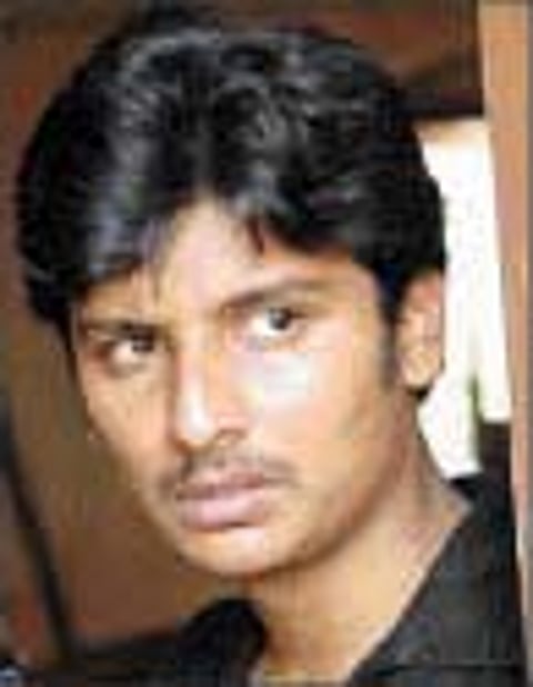 காதலுக்குப் பூனம்; காமெடிக்கு வடிவேலு!