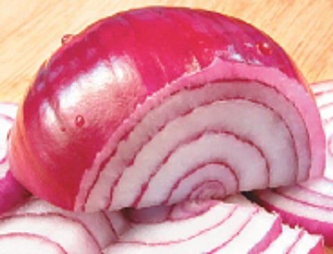 ஆயுள் காக்கும் ஆயுர்வேதம்: பல் வலிக்கு வெங்காயச் சாறு!