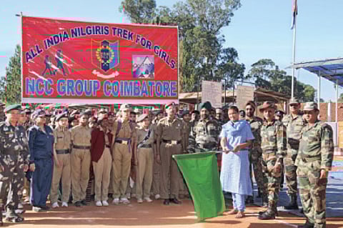 மலையேறும் மாணவர் படை!