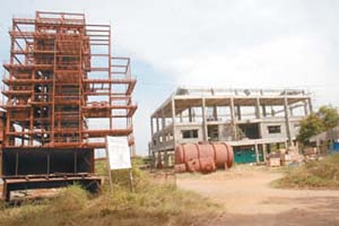 "ஆமை வேகத்தில்' இணை மின்னுற்பத்தித் திட்டங்கள்!