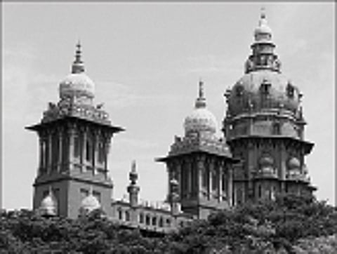 இன்று "இந்தோ - சராசனிக்' கட்டடக் கலையின் அடையாளம்...