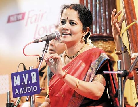 கச்சேரிக்குக் கச்சேரி புது மெருகு...