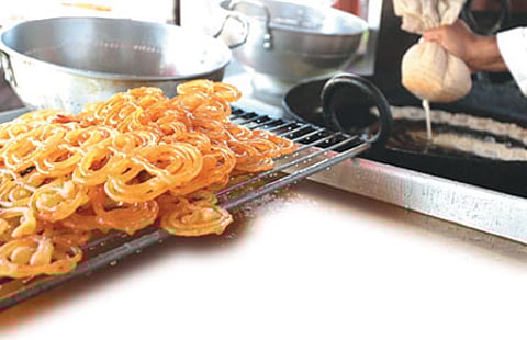 ஸ்வீட் செய்யப் போறீங்களா?