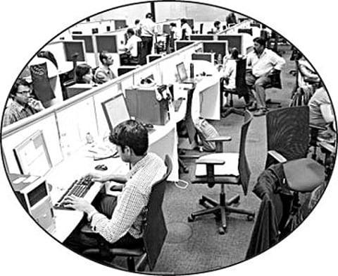 பழையன கழியவில்லை, புதியன புகவில்லை