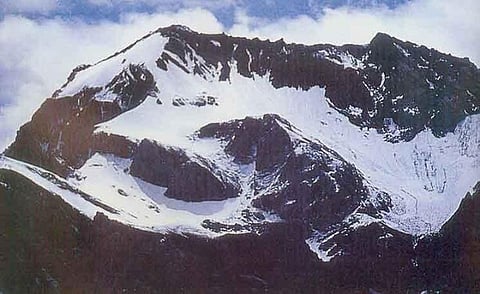 இயற்கையின் சக்தியைக் காட்டும் ஓம் பர்வத மலை
