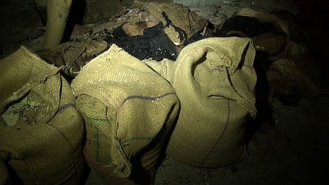 விருதுநகர் அருகே ரேசன் கடையில் தீவிபத்து 53 மூடை அரிசி நாசம்