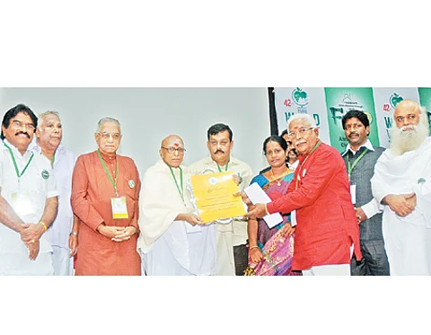 புலால் உண்ணுகிற பழக்கம் தமிழனுடையது அல்ல: அவ்வை நடராஜன்