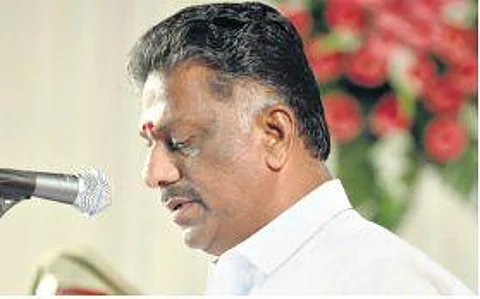 பன்னீர்செல்வத்துக்கு நிதித்துறை; புதிய அமைச்சரவைப் பட்டியல் வெளியீடு