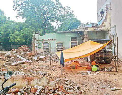 தமிழ் தாத்தா உ.வே.சா. வாழ்ந்த வீடு இடிப்பு