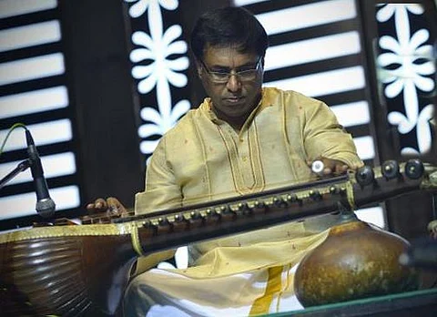 கர்நாடக சங்கீத ரசிகரின் டைரிக் குறிப்பிலிருந்து: சித்ரவீணை ரவிகிரண் - கச்சிதமான கச்சேரி