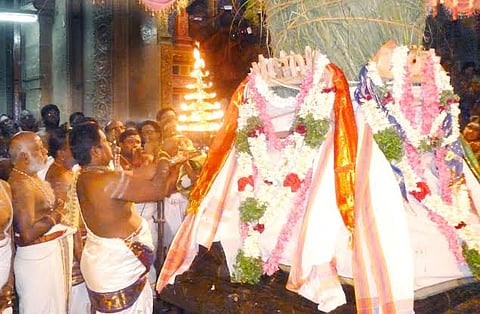 திருச்செந்தூரில் மாசித்திருவிழா: கொடியேற்றத்துடன் இன்று துவங்கியது