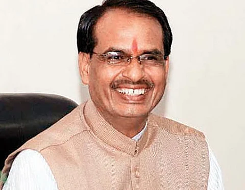 கரோனாவால் பெற்றோர்கள் இழந்து அனாதையாகும் குழந்தைகளை அரசு அரவணைக்கும்: சிவ்ராஜ் சிங் சவுகான்