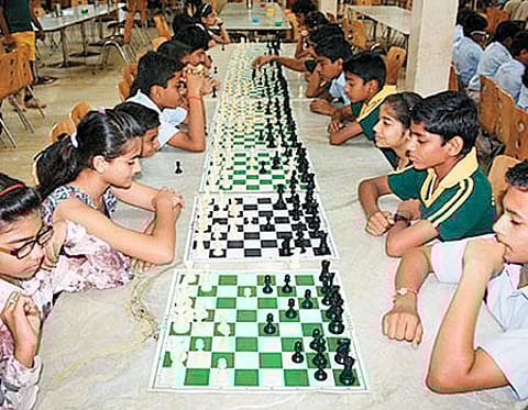 செஸ் விளையாட்டு: கேலிக் கூத்தாக்காமல் தடுக்குமா அரசு?